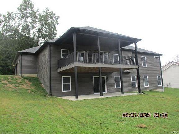4th image of 550 Fairway Dr