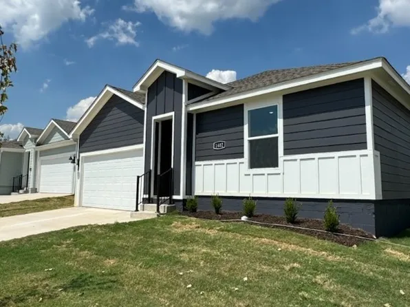 1402 NW 5th Ave, Gentry, AR 72734