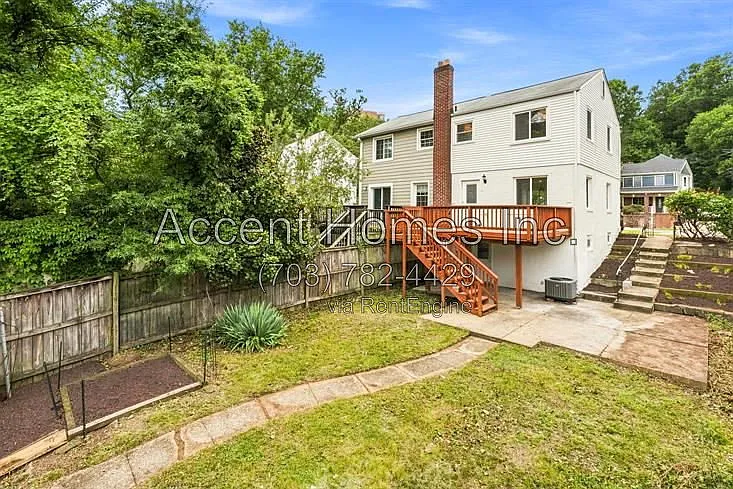 2 bed, 1.0 bath, 816 sqft, $3,300 — Photo 3