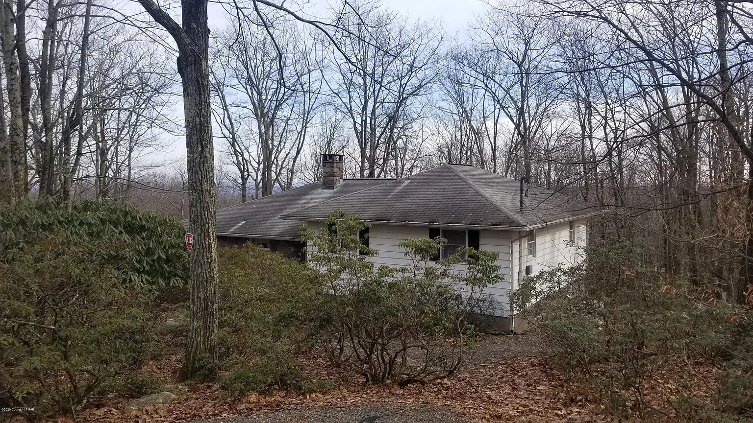 15 Hemlock Rd photo 1