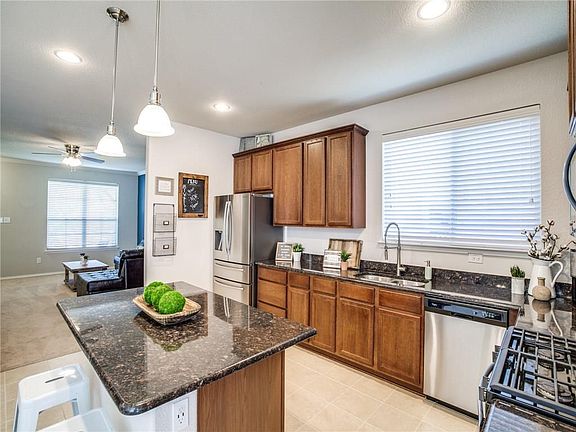 5th image of 1804 Stephen Dr