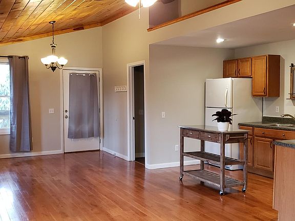 3rd image of 326 Cloudrise Ln