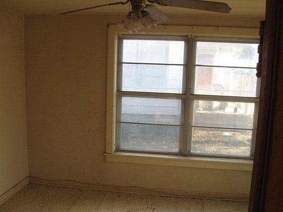 3rd image of 1518 Roosevelt St