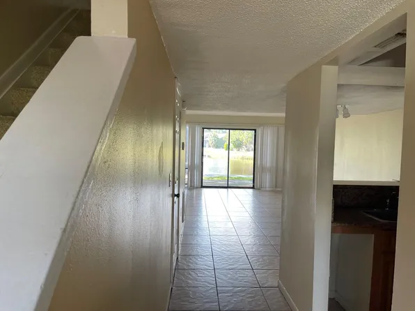 5834 Peregrine Ave, Orlando, FL 32819