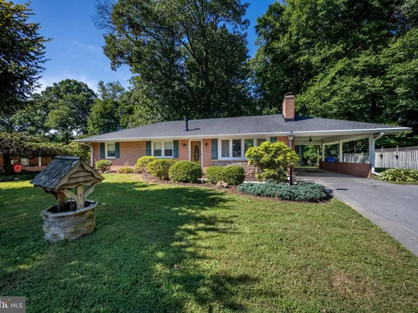 410 Streamside Dr, Fallston, MD 21047