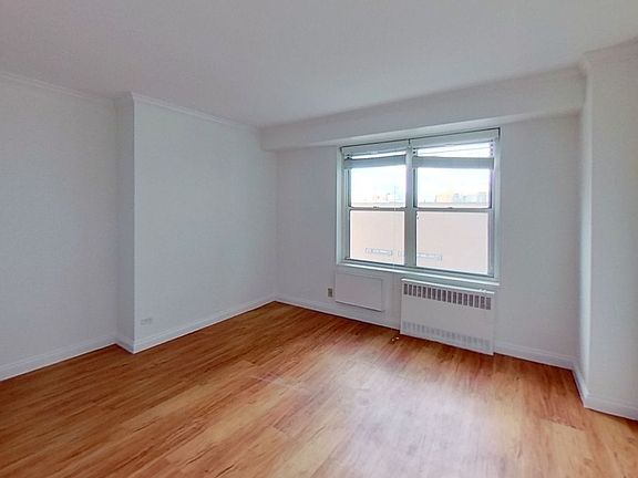 5th image of 747 10th Ave APT 6F