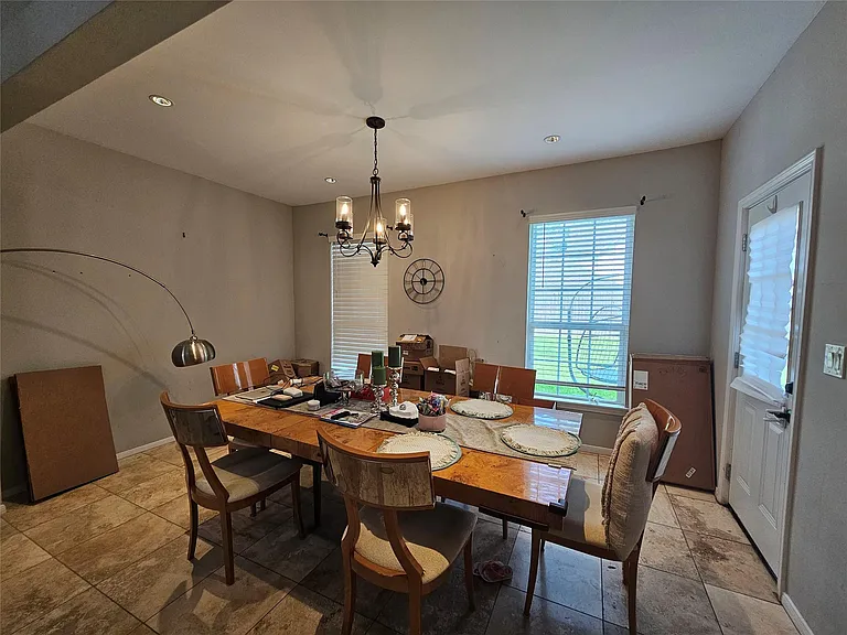 5739 Henniker Dr — Photo 10