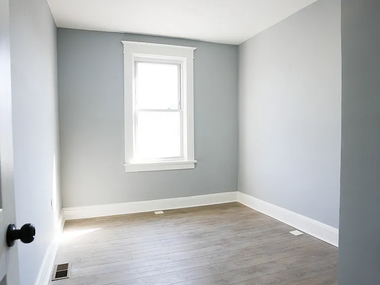 4904 Queensberry Ave — Photo 6
