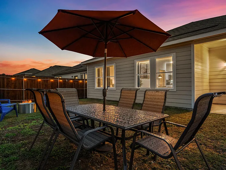 766 Camden Dr — Photo 44