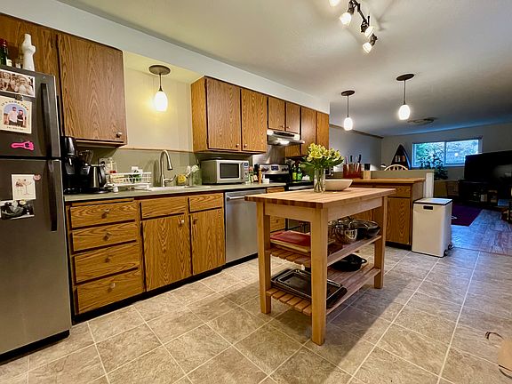 Kitchen with current paint color