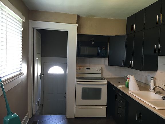 2nd image of 2208 Crawford St