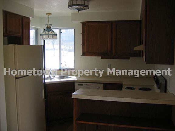 2nd image of 817 Hamelin Ln SE