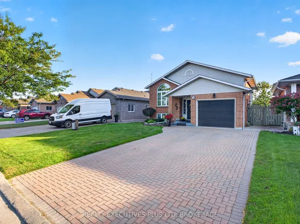 7802 Sabine Dr, Niagara Falls, ON L2H 3E4