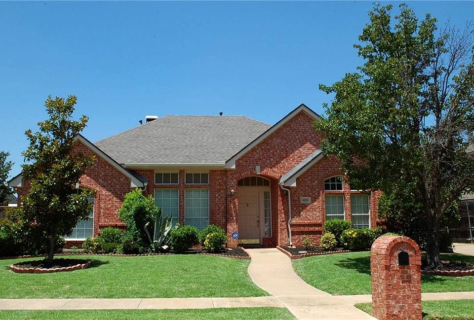 1st image of 8825 Trails Edge Dr