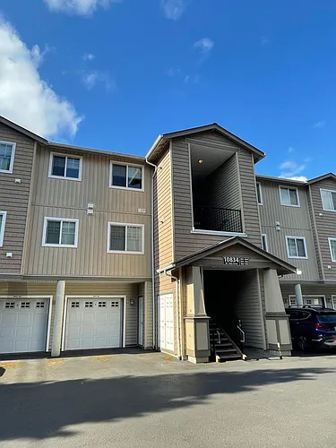 10834 NE Holly St #302 Photo 1