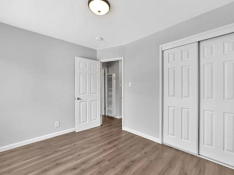 745 Liberty St — Photo 11