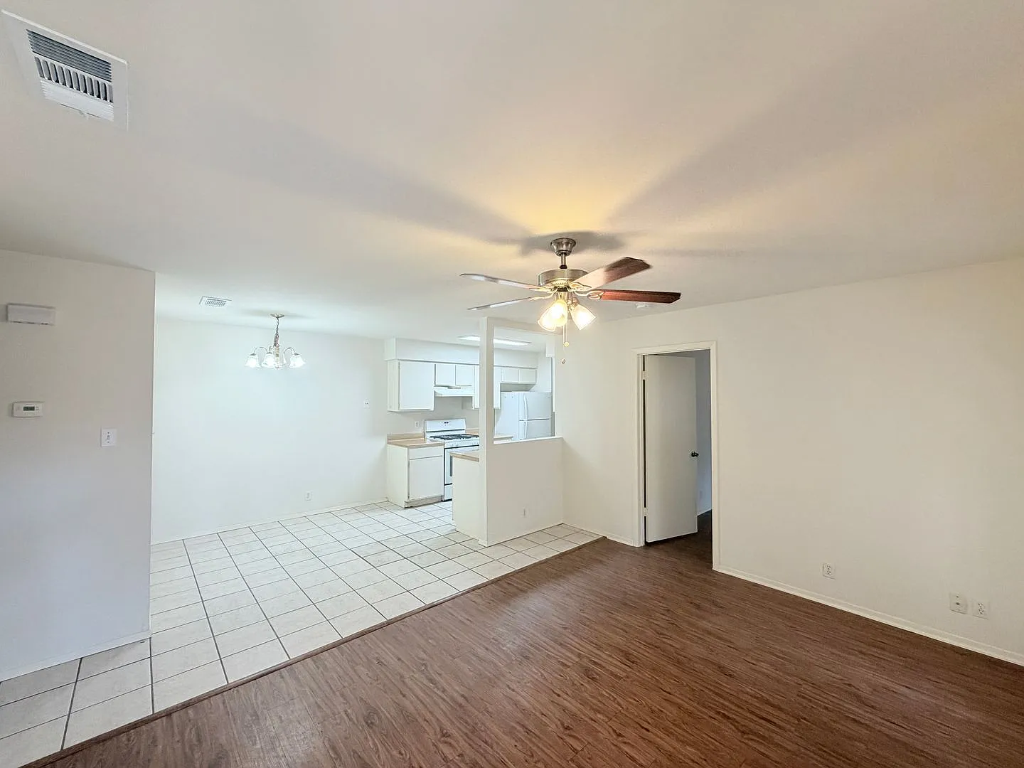 Great, well-maintained single-story duplex tucked away on a quiet cul-de-sac! — Photo 3