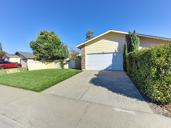2nd image of 8581 Elaine Dr