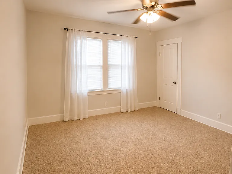 649 Parker Ave — Photo 11