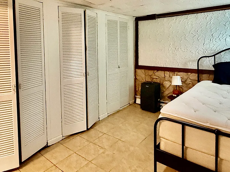 Tracy Dr — Photo 8