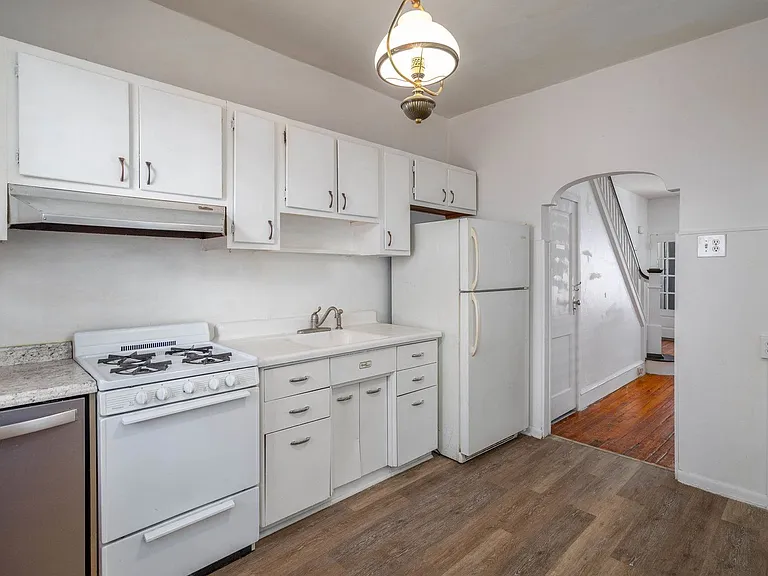 2341 S Woodstock St — Photo 2