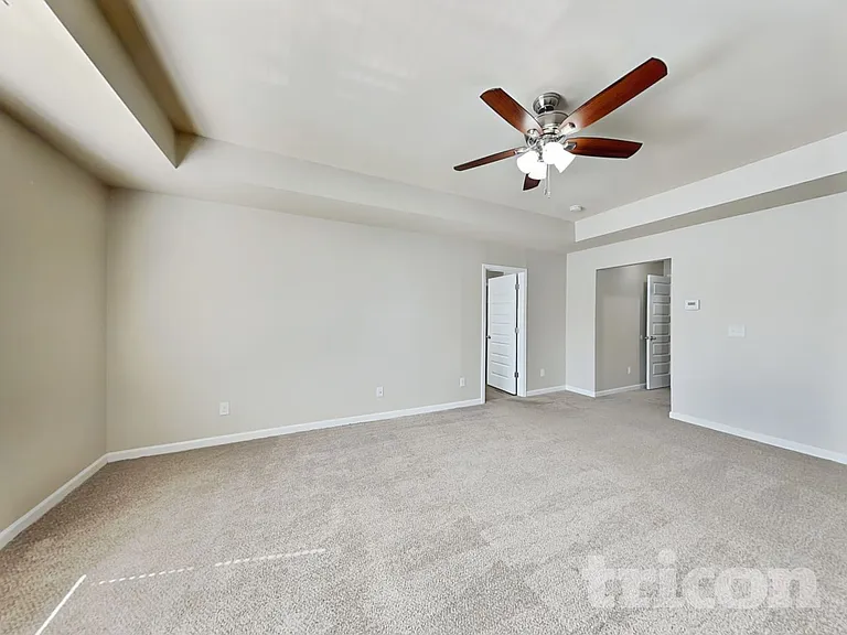 1095 Lear Dr — Photo 6