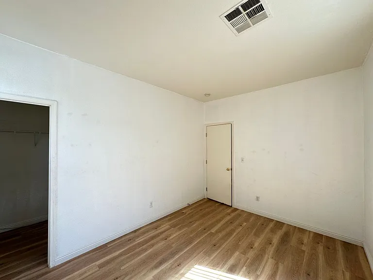 2525 Living Rock St — Photo 17
