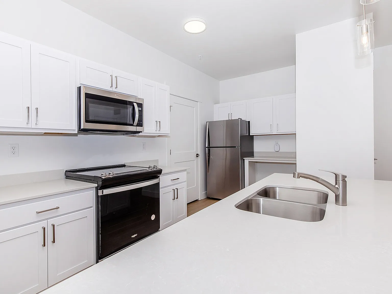 Aspen Residences — Photo 3
