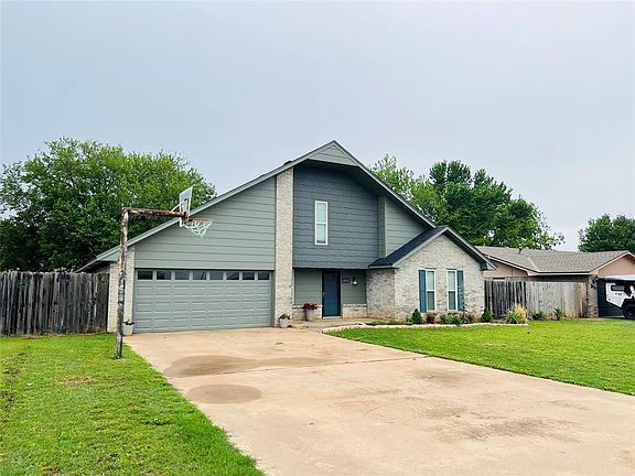 2nd image of 909 N Peace Ave