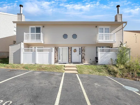 2520 Whitewater Ct #C, Fenton, MO 63026