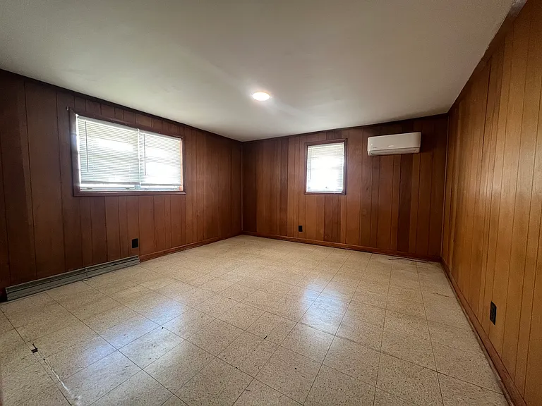 123 Center St #B — Photo 8