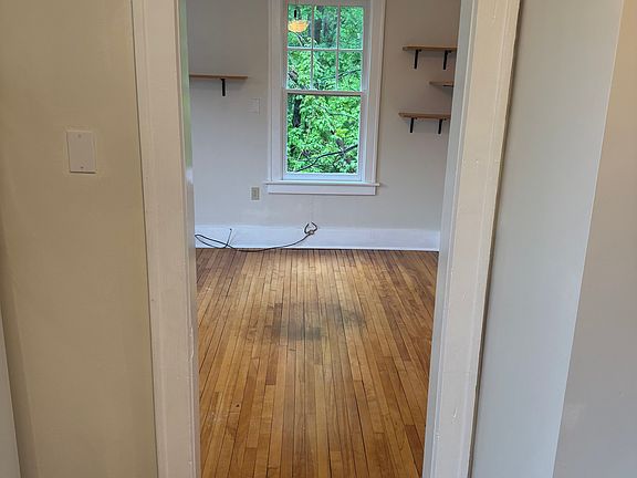 4th image of 328 Milton Ave #1