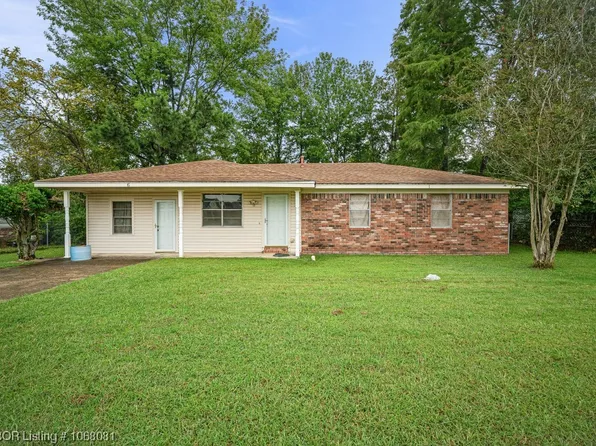 6 S 15th St, Lavaca, AR 72941