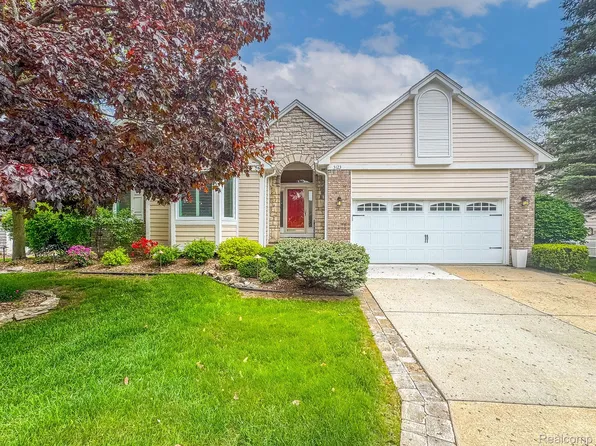 3123 Fairgrove Ter, Rochester, MI 48309