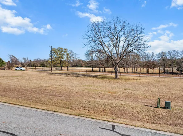 273 Toscana Cir, Gordonville, TX 76245