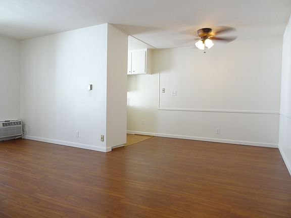 4th image of 1016 N Edinburgh Ave APT 8
