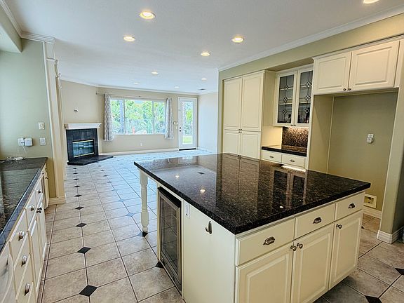 4th image of 3604 Terrace Pl