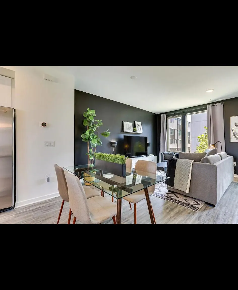 2024 Northbank Pl — Photo 1