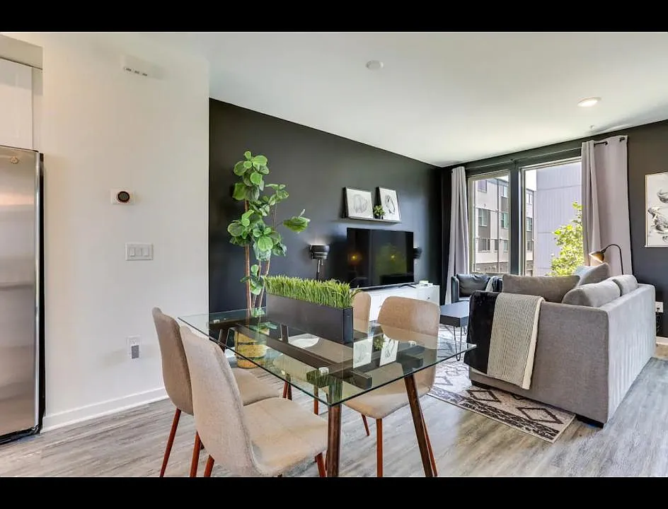 2024 Northbank Pl