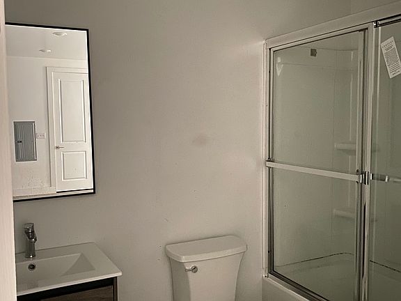 2nd image of 950 Main Ave #202