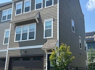 1756 Blue Spruce St, Dumfries, VA 22026