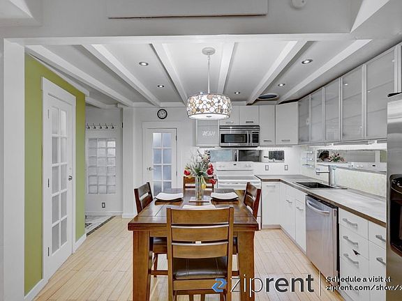 4th image of 3226 25th St #A