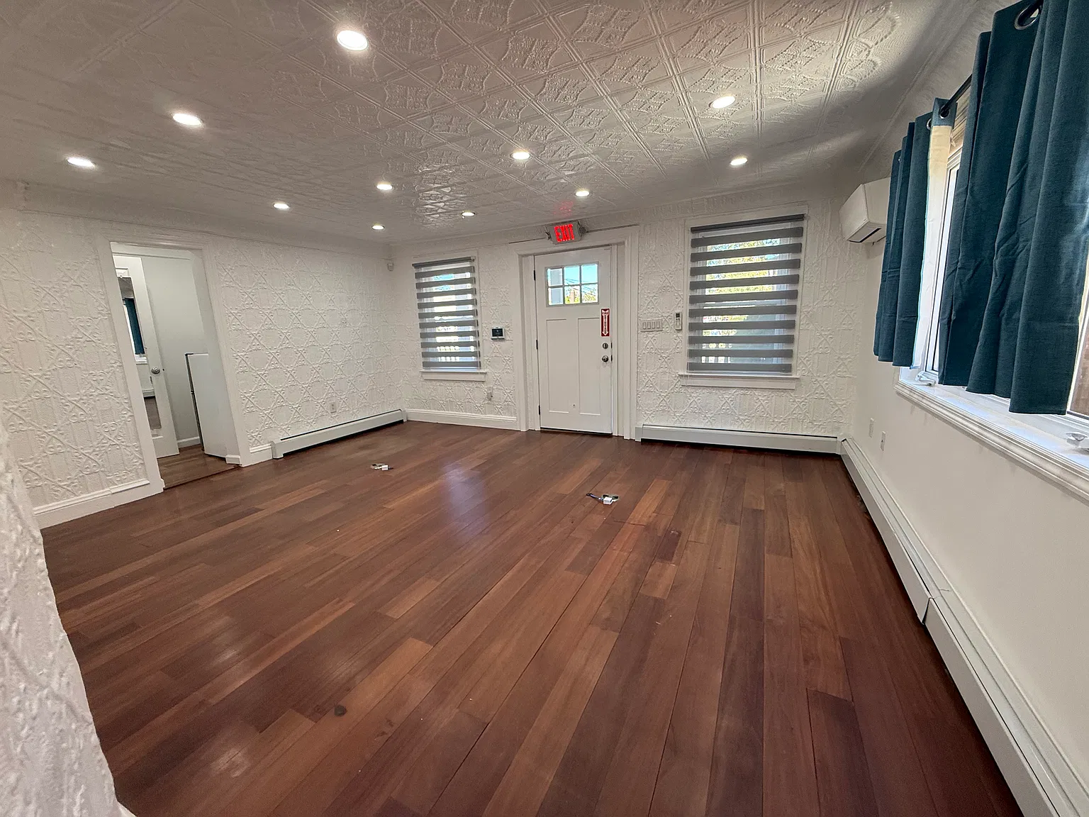 Studio, 400 sqft, $1,700 — Photo 3