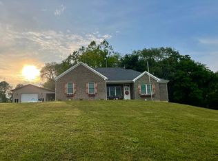 104 S Hunters Trce, Salem, IN 47167