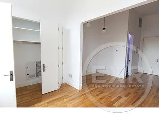 Rented by EXR | media 26