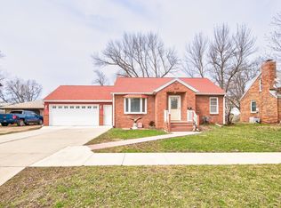 1309 N 9th St, Estherville, IA 51334