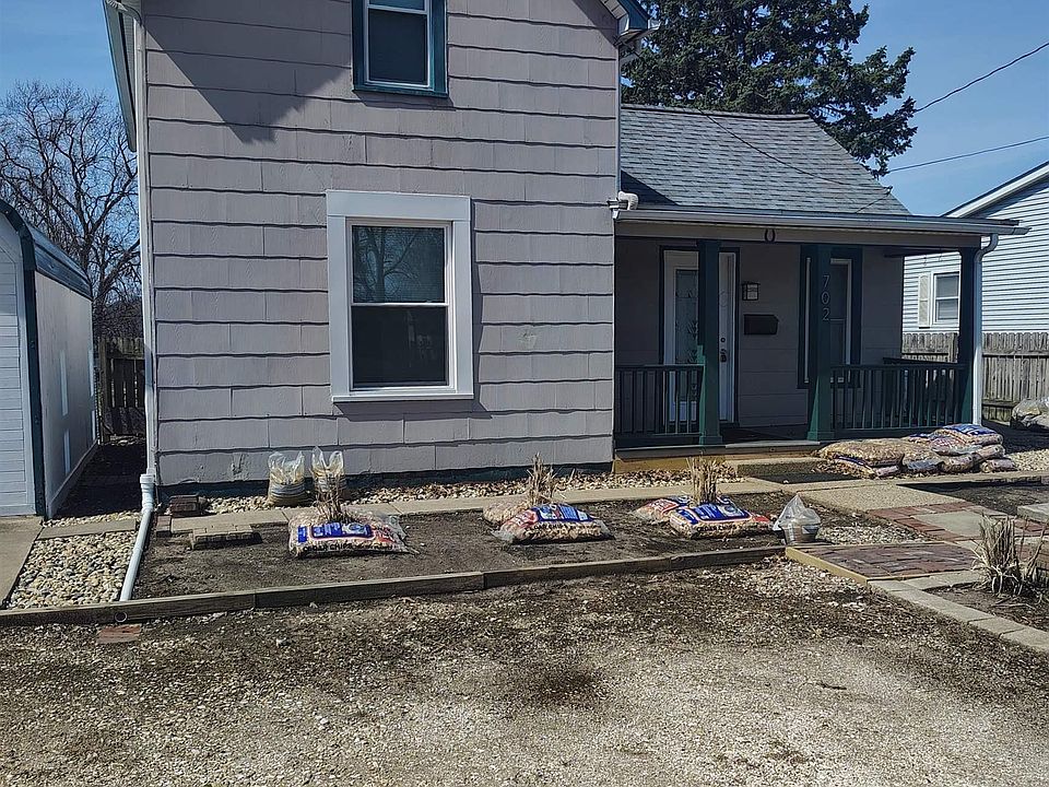 1st image of 702 N Avenue C
