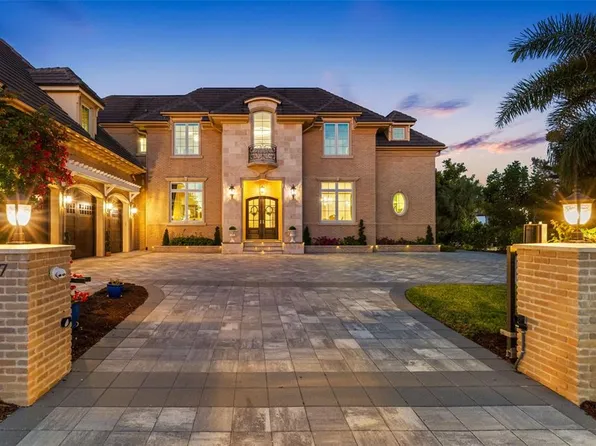 487 Meadow Lark Dr, Sarasota, FL 34236