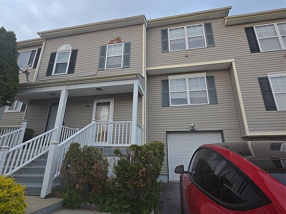2nd image of 60 Evan Rd