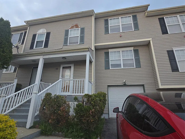 60 Evan Rd — Photo 2